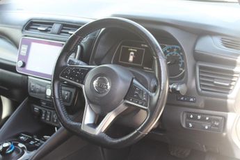 Nissan LEAF 40kWh N-Connecta Hatchback 5dr Electric Auto (150 ps)