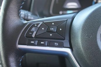 Nissan LEAF 40kWh Tekna Hatchback 5dr Electric Auto (150 ps)