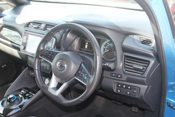 Nissan LEAF 40kWh Tekna Hatchback 5dr Electric Auto (150 ps)