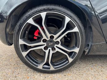 Renault Clio 1.6 TCe Renaultsport Nav Trophy Hatchback 5dr Petrol Auto Euro 6