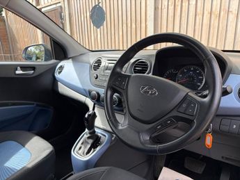 Hyundai i10 1.2 Premium Hatchback 5dr Petrol Auto Euro 5 (87 ps)