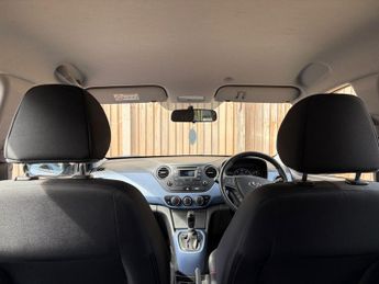 Hyundai i10 1.2 Premium Hatchback 5dr Petrol Auto Euro 5 (87 ps)