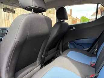 Hyundai i10 1.2 Premium Hatchback 5dr Petrol Auto Euro 5 (87 ps)