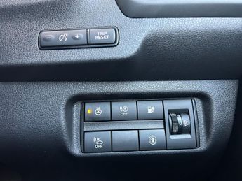Nissan LEAF 40kWh N-Connecta Hatchback Electric Auto (150 ps) 5dr