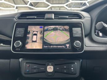 Nissan LEAF 40kWh N-Connecta Hatchback Electric Auto (150 ps) 5dr