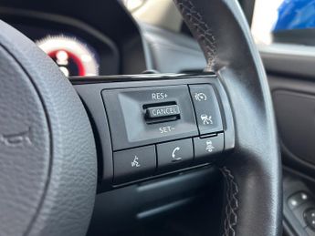 Nissan Qashqai 1.3 DIG-T MHEV N-Connecta SUV Petrol Hybrid XTRON Euro 6 (s/s) (