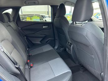 Nissan Qashqai 1.3 DIG-T MHEV N-Connecta SUV Petrol Hybrid XTRON Euro 6 (s/s) (