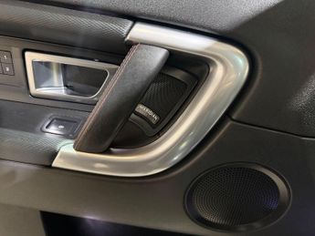 Land Rover Discovery Sport 2.0 TD4 HSE Dynamic Lux SUV 5dr Diesel Auto 4WD Euro 6 (s/s) (18