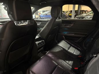 Jaguar XF 2.0d R-Sport Saloon 4dr Diesel Auto Euro 6 (s/s) (180 ps)