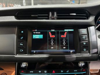 Jaguar XF 2.0d R-Sport Saloon 4dr Diesel Auto Euro 6 (s/s) (180 ps)