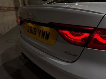 Jaguar XF 2.0d R-Sport Saloon 4dr Diesel Auto Euro 6 (s/s) (180 ps)