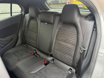 Mercedes-Benz GLA 2.1 GLA200d AMG Line (Premium) SUV 5dr Diesel 7G-DCT Euro 6 (s/s