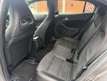 Mercedes-Benz GLA 2.1 GLA200d AMG Line (Premium) SUV 5dr Diesel 7G-DCT Euro 6 (s/s