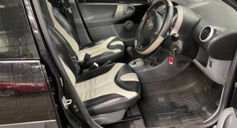 Toyota Aygo 1.0 VVT-i Black Hatchback 5dr Petrol MultiMode Euro 4 (67 bhp)