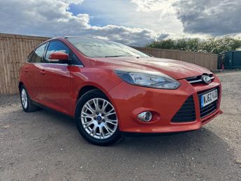Ford Focus 1.6 Titanium Hatchback 5dr Petrol Powershift Euro 5 (125 ps)