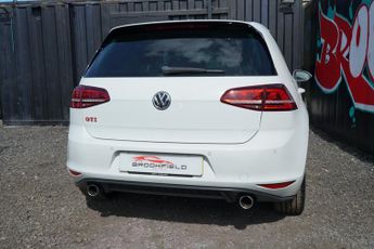 Volkswagen Golf 2.0 TSI BlueMotion Tech GTI Performance Hatchback 5dr Petrol DSG