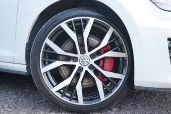 Volkswagen Golf 2.0 TSI BlueMotion Tech GTI Performance Hatchback 5dr Petrol DSG