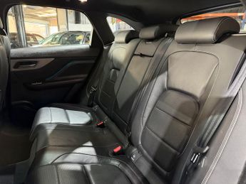 Jaguar F-Pace 2.0 D240 R-Sport SUV 5dr Diesel Auto AWD Euro 6 (s/s) (240 ps)