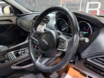 Jaguar F-Pace 2.0 D240 R-Sport SUV 5dr Diesel Auto AWD Euro 6 (s/s) (240 ps)