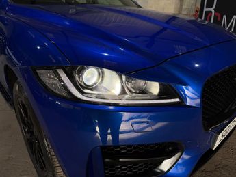 Jaguar F-Pace 2.0 D240 R-Sport SUV 5dr Diesel Auto AWD Euro 6 (s/s) (240 ps)
