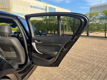 BMW 1 Series 1.5 118i GPF M Sport Shadow Edition Hatchback 5dr Petrol Auto Eu