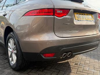 Jaguar F-Pace 2.0 D180 Prestige SUV 5dr Diesel Auto AWD Euro 6 (s/s) (180 ps)
