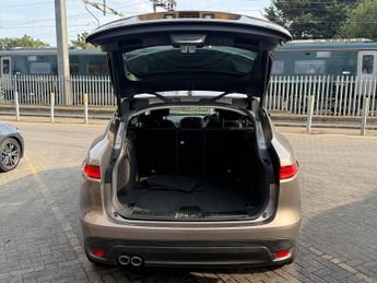 Jaguar F-Pace 2.0 D180 Prestige SUV 5dr Diesel Auto AWD Euro 6 (s/s) (180 ps)