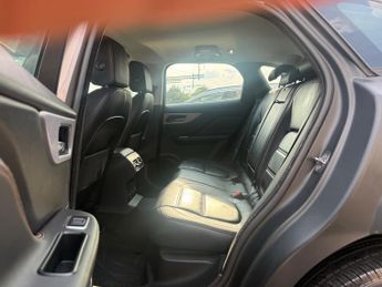 Jaguar F-Pace 2.0 D180 Prestige SUV 5dr Diesel Auto AWD Euro 6 (s/s) (180 ps)