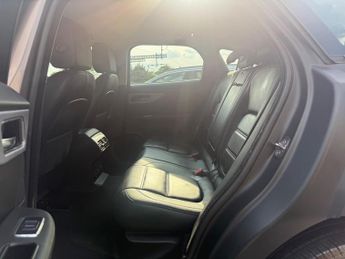 Jaguar F-Pace 2.0 D180 Prestige SUV 5dr Diesel Auto AWD Euro 6 (s/s) (180 ps)