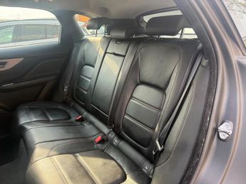 Jaguar F-Pace 2.0 D180 Prestige SUV 5dr Diesel Auto AWD Euro 6 (s/s) (180 ps)