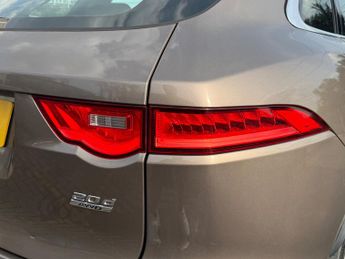 Jaguar F-Pace 2.0 D180 Prestige SUV 5dr Diesel Auto AWD Euro 6 (s/s) (180 ps)