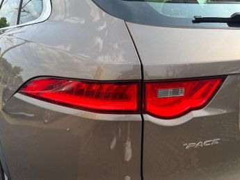 Jaguar F-Pace 2.0 D180 Prestige SUV 5dr Diesel Auto AWD Euro 6 (s/s) (180 ps)