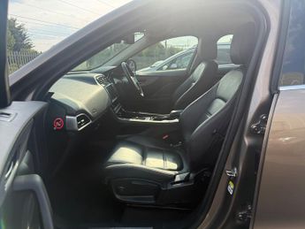 Jaguar F-Pace 2.0 D180 Prestige SUV 5dr Diesel Auto AWD Euro 6 (s/s) (180 ps)