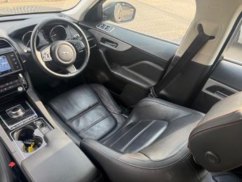 Jaguar F-Pace 2.0 D180 Prestige SUV 5dr Diesel Auto AWD Euro 6 (s/s) (180 ps)
