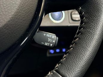 Toyota Yaris 1.5 VVT-h Icon Tech Hatchback 5dr Petrol Hybrid E-CVT - AUTOMATI