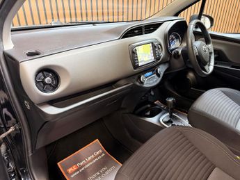 Toyota Yaris 1.5 VVT-h Icon Tech Hatchback 5dr Petrol Hybrid E-CVT - AUTOMATI
