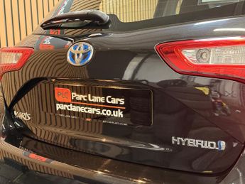 Toyota Yaris 1.5 VVT-h Icon Tech Hatchback 5dr Petrol Hybrid E-CVT - AUTOMATI