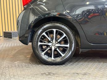 Toyota Yaris 1.5 VVT-h Icon Tech Hatchback 5dr Petrol Hybrid E-CVT - AUTOMATI