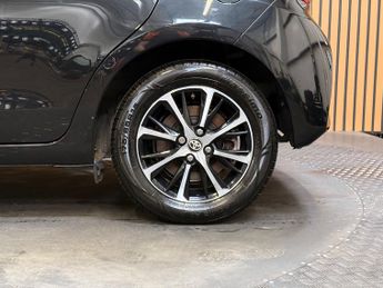 Toyota Yaris 1.5 VVT-h Icon Tech Hatchback 5dr Petrol Hybrid E-CVT - AUTOMATI