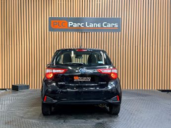 Toyota Yaris 1.5 VVT-h Icon Tech Hatchback 5dr Petrol Hybrid E-CVT - AUTOMATI
