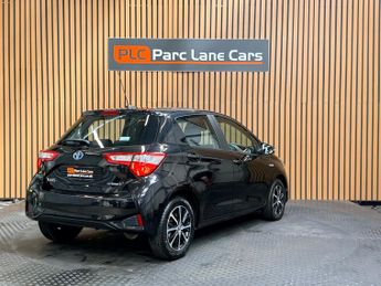 Toyota Yaris 1.5 VVT-h Icon Tech Hatchback 5dr Petrol Hybrid E-CVT - AUTOMATI