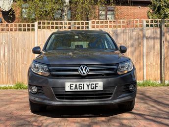 Volkswagen Tiguan 2.0 TDI BlueMotion Tech SE SUV 5dr Diesel DSG 4WD Euro 5 (s/s) (