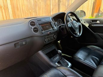 Volkswagen Tiguan 2.0 TDI BlueMotion Tech SE SUV 5dr Diesel DSG 4WD Euro 5 (s/s) (