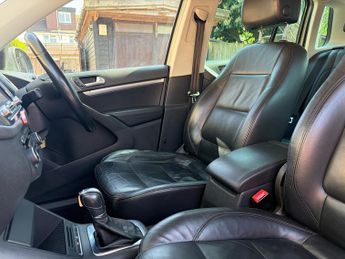 Volkswagen Tiguan 2.0 TDI BlueMotion Tech SE SUV 5dr Diesel DSG 4WD Euro 5 (s/s) (