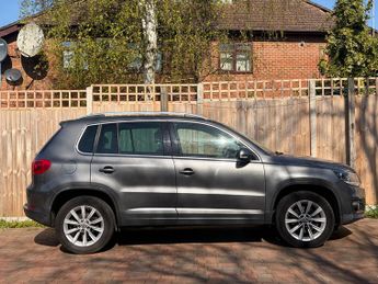 Volkswagen Tiguan 2.0 TDI BlueMotion Tech SE SUV 5dr Diesel DSG 4WD Euro 5 (s/s) (