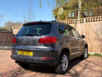 Volkswagen Tiguan 2.0 TDI BlueMotion Tech SE SUV 5dr Diesel DSG 4WD Euro 5 (s/s) (