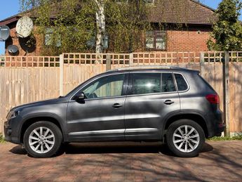 Volkswagen Tiguan 2.0 TDI BlueMotion Tech SE SUV 5dr Diesel DSG 4WD Euro 5 (s/s) (