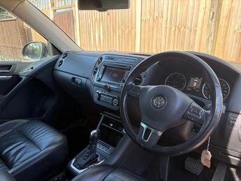 Volkswagen Tiguan 2.0 TDI BlueMotion Tech SE SUV 5dr Diesel DSG 4WD Euro 5 (s/s) (