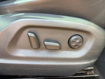 Volkswagen Tiguan 2.0 TDI BlueMotion Tech SE SUV 5dr Diesel DSG 4WD Euro 5 (s/s) (