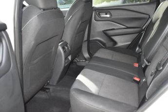 Nissan Qashqai 1.3 DIG-T MHEV N-Connecta XTRON Euro 6 (s/s) 5dr